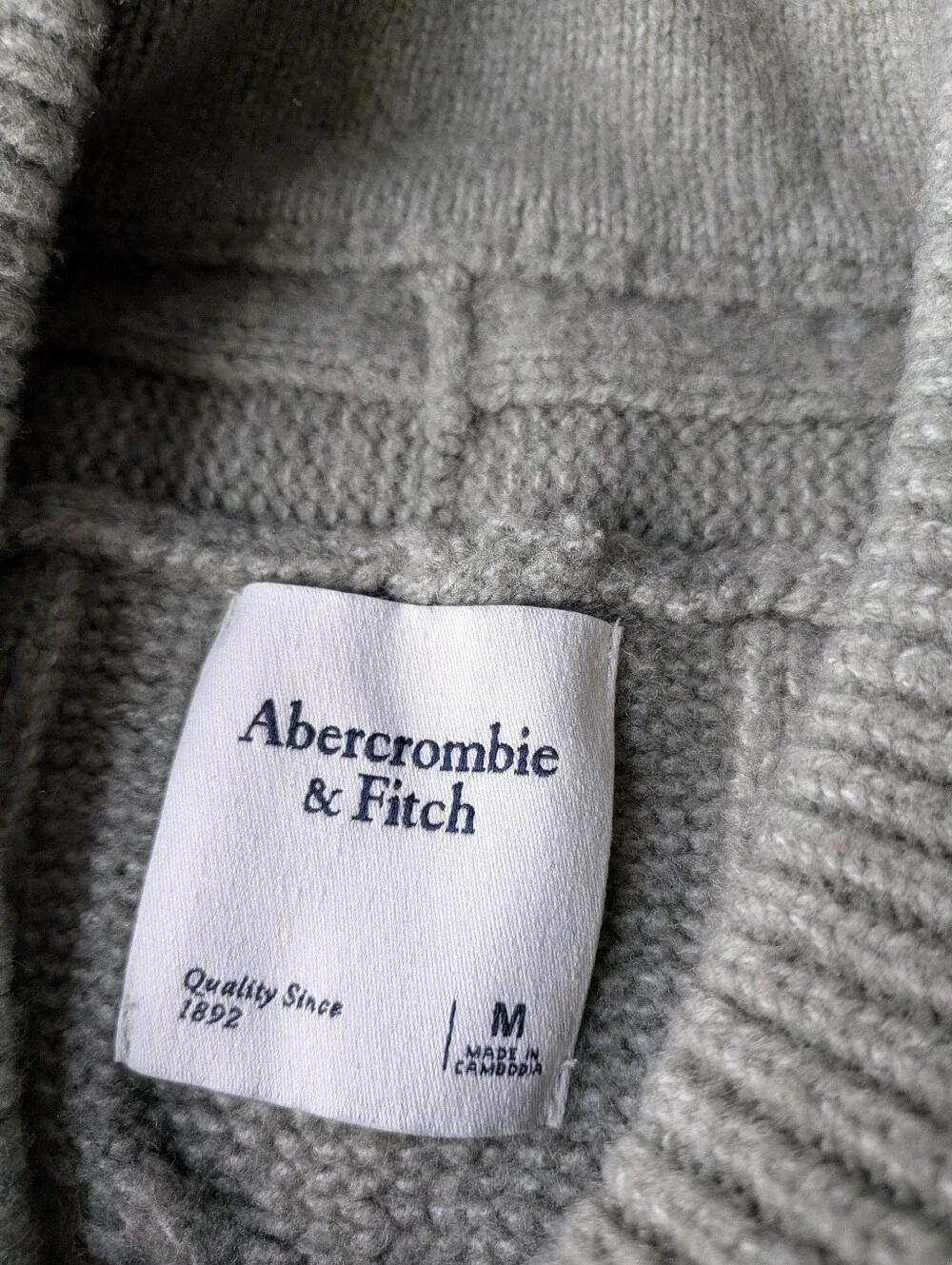 Abercrombie & Fitch Cable Knit Sweater - Picture 3 of 3